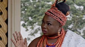 110K views · 3.1K reactions | Elles étaient venues juste pour une semaine afin de connaitre leur origine et n'appréciaient pas le village, mais peu à peu elle découvre la joie de vivre, l'amour et le bonheur et décident de ne plus retourner en Amérique La suite icihttps://bit.ly/4eOyBff | V P R X | Facebook