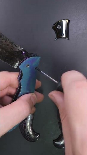 Assembling a folding knife