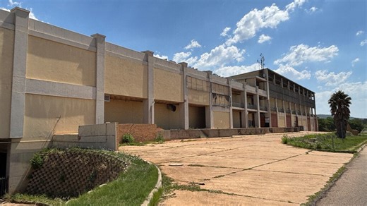 Inside the spooky South African shopping mall where most shops are empty