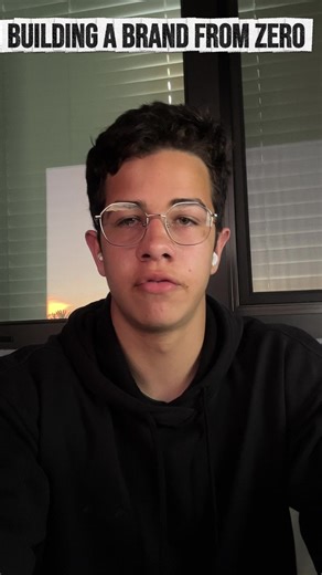 I built a full campaign for a brand that doesn't exist. brief → AI prompt → campaign visuals. no studio. no models. no scheduling. this is what I do for real brands. DM me yours 👇 #streetwear #aimodel #clothingbrand #behindthescenes #contentcreator