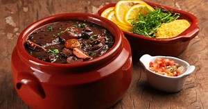 Feijoada sem carne seca: alternativa igualmente saborosa