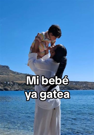 A sus 9 meses Darita empezó a gatear y no fue ni cuando más la estimule, ni cuando me preguntaban porque aún no gateaba ni en ninguna de las veces que tuve que explicar que cada bebé tiene su ritmo de desarrollo y eso también está bien. Estoy muy orgullosa de mi niña que no tiene ni idea pero cada día con ella la que aprende soy yo. Y ahora bueno… no para de querer agarrarlo todo y no se está quieta! Pero yo estoy muy feliz 🥰 #9meses #gateo #parati #fyp #maternidadereal