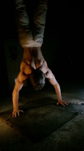 Pompes sans les pieds ? #calisthenics #muscu #streetworkout