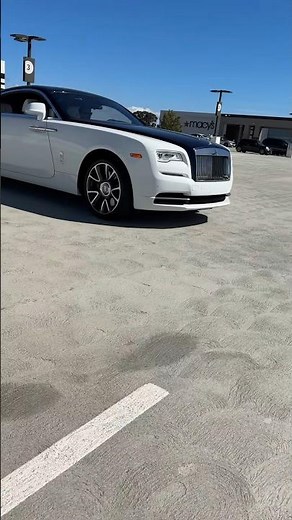 Rolls-Royce Wraith | Effortless Grand Departure