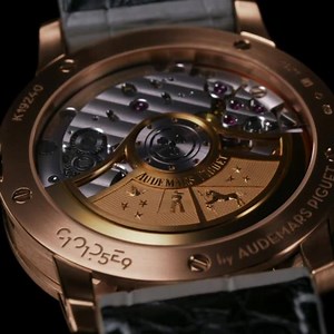 The extra-thin bezel of #CODE1159 by Audemars Piguet brings forward the artistry of the smooth white lacquered dial. #AudemarsPiguet #Chronograph #BornInLeBrassus #KapoorWatchCompany | Kapoor Watch