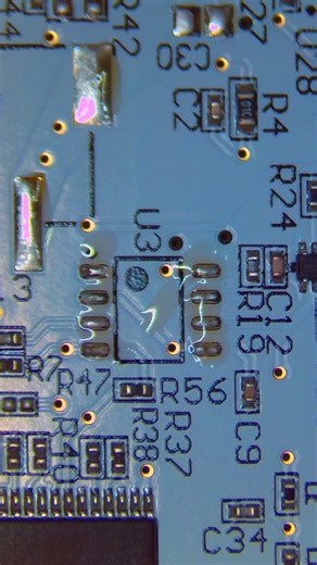 NE555 Timer Replacement: SOIC-8 Chip Soldering ⚡#microsoldering #555timer #repair #iphone