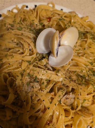 Clam Scampi! #clams #fatisflavor #butterynoodles #scampi #garlicbreath