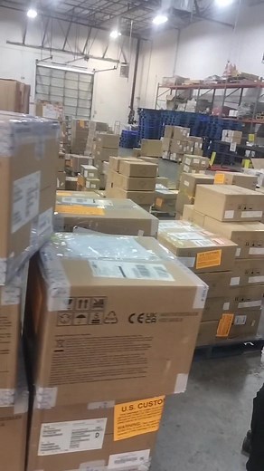 DHL Package Handler Careers: Opportunities in the Warehouse