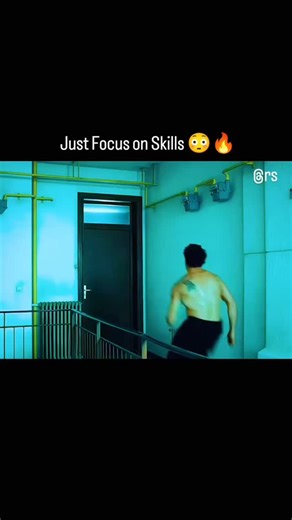 Moviescenes.br on Instagram: "🎬 Road House (2024) 🥊🔥🍻 A former UFC fighter Dalton 🧔‍♂️💪 takes a job as a bouncer at a rough Florida Keys roadhouse 🍻🌴, hoping for a quiet life. But peace doesn’t last long 😈—as violence ⚔️, crime 💣, and dangerous locals 🔥 turn the bar into a battlefield. With raw fists 🥊, sharp instincts 🧠, and unstoppable grit 😎, Dalton fights to protect what’s right—even when the odds are brutal 💥. Packed with intense action 🔥, hard-hitting fights 🥊, and a fearl