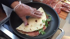 236K views · 3.9K reactions | PIADINA PROSCIUTTO CRUDO, MOZZARELLA AND ARUGULA Live Eataly NYC Downtown, cooking show by Piadina Romagnola IGP ITALIANS DO EAT BETTER Thanks to NewYorkesi Italiani a New York #italianfood #piadina #arugula #mozzarella #prosciutto #100per100italian #madeinitaly | I LOVE ITALIAN FOOD | Facebook
