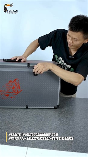 Unboxing video for 6x6 crane truck ! The vehicle is equipped with a cruise function to achieve a high degree of simulation and a 9-way reversing valve to achieve more precise operation control. | Toucanhobby