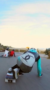 9.8K views · 938 reactions | Excuse me, WHAT?!勞 盧 @sara.sevilla.sanchez  @mino.ub #UrethaneBurners #downhill #downhillskate #longboard #longboarding | Urethane Burners | Facebook