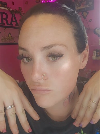 #CapCut #tiktokshop #lashextensions #lashestutorial these lashes have yet to be challenged by any competitors 😏@Gmagictobo shop