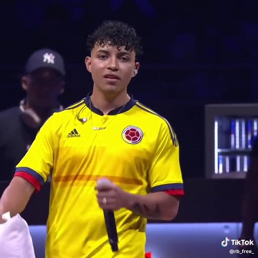 RB Internacional 2019 || Semifinal || Valles-T Vs Aczino. #redbullinternacional2019 #freestyle #fypシ #fyp #parati #vallest #aczino