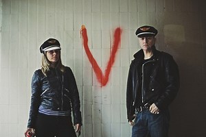 ヴァセリンズ、新作より“Crazy Lady”のミュージック・ビデオ公開－rockinon.com｜https://rockinon.com/news/detail/113563