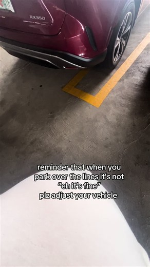 I was scared that I was gonna have to climb over the passenger seat 😂😂😂 #parking #pregnancyjourney