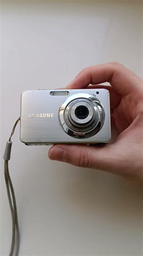 🧊Tiny silver 10MP chaos cam - Samsung ST30 compact digital camera #Y2K #2000s #Digicam
