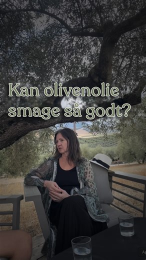 Kommenter “ØLIVA” og få adgang til ventelisten. 🌱Velkomstpakke med gratis gaver til de første. 100% ren og økologisk ekstra jomfru olivenolie udvundet få timer efter høst. Én olivensort, og én oprindelse. | Øliva