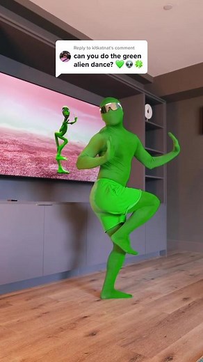 Replying to @kltkatnat GREEN ALIEN DANCE ✅ #dametucosita #dametucositachallenge