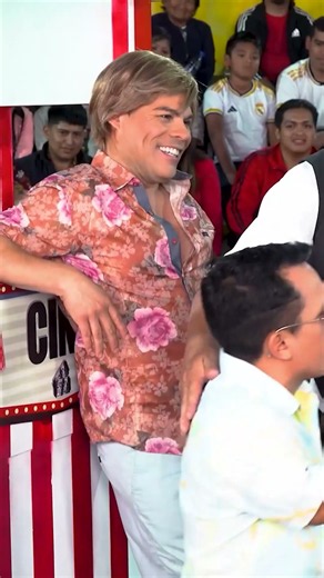 ¡El soldado se escondió tan bien que nadie lo vio! 🫣🎬😂