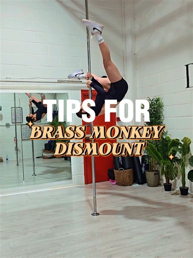 TIPS FOR BM DISMOUNT 😋💪 LOVE THIS STRADDLE DISMOUNT. HARDER THAN, IT LOOKS THOUGH! KEEP YOURSELF GLUED TO THE POLE FOR ULTIMATE CONTROL 💪 #polefitness #polecoach #polept #polestrong