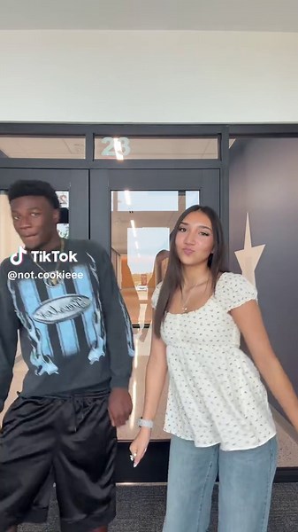 auraaa @kamila #fypage #fypシ #dance #ianjumpp || easy TikTok dances to learn 2 person dances to do in October 2026