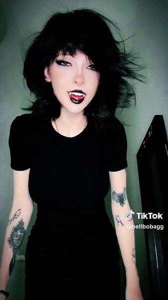 Hotel Transylvania Mavis Cosplay Transformation