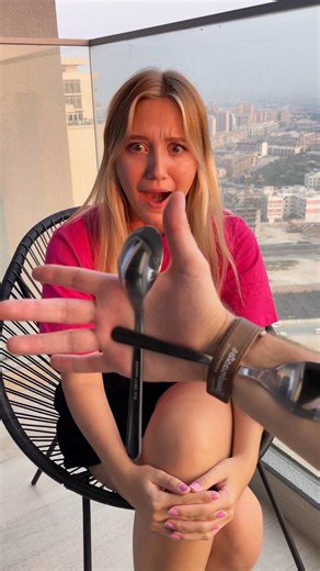 1.6M views · 2.5K reactions | Floating spoon trick (revealed) 藍 | Luca Gallone | Facebook