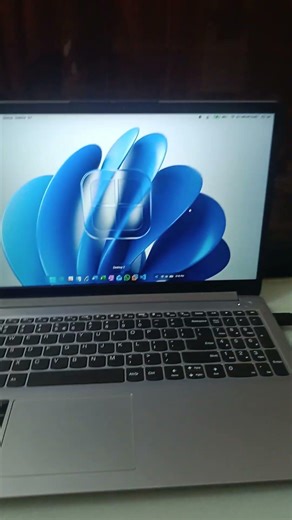 Virtual Desktop with this shortcut!