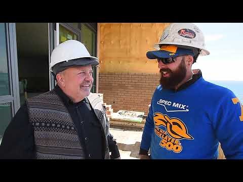 World's best bricklayer