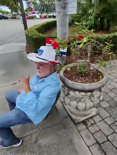 Hialeah poll worker removed from precinct after recommending candidates