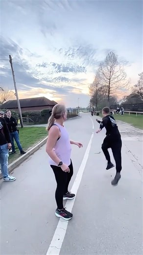 FUGIU QUANDO SOUBE QUE ELA É POLICIAL! #curiosidades #shorts