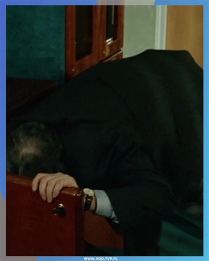 💛 „Żółty szalik” – kultowy polski film za darmo w TVP VOD, który łączy słodycz z goryczą życia! Janusz Gajos w roli mężczyzny walczącego z nałogiem, wzrusza i bawi, a żółty szalik podarowany przez matkę staje się symbolem nadziei i siły do zmian. Niezapomniane sceny i dialogi weszły do historii polskiego kina. 🤩 | TVP VOD