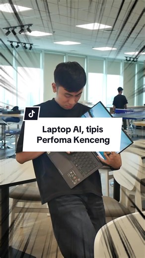 Laptop AI seringan ini tapi baterai tembus seharian? 👀 Kenalin, ASUS Zenbook 14 OLED (UM3406GA) — laptop AI premium yang tipis, ringan, tapi performanya serius. Beratnya cuma 1,2 kg, tapi performanya buas ditenagai AMD Ryzen™️ AI 7 445 (50 TOPS NPU). Fitur AI kayak Copilot, webcam auto-framing, sampai AI noise-cancellation dijamin jalan mulus buat meeting di mana aja. Spek dewa di bodi tipis: Layar mantap FHD OLED 120Hz (bisa flat 180°) Baterai awet 20 jam & tangguh (Military Grade) Port super 