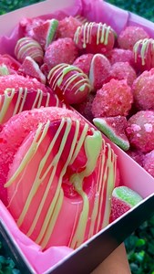 First time ordering and can’t decide? 🍉 Watermelon has been our top seller since day one — sweet, juicy, and perfectly coated for that crunch you love. 🔗 LINK IN BIO to order yours now for Nationwide Shipping📦 weekly Local pickups ✨ #candiedfruit | Sugar Mamas