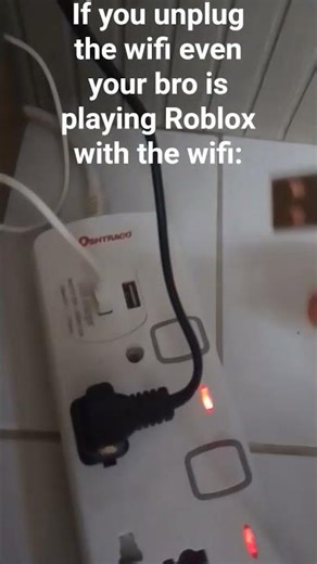 bro got disconnected from Roblox doors beacuse I unplugged the wifi 💀