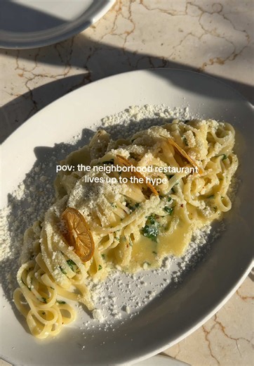 Beethoven Market📍- Mar Vista, CA is the perfect neighborhood restaurant that lives up to the hype. The focaccia whipped ricotta is insaneee and their pastas are some of the best in LA!! #losangeles #foodie #lafoodie #restaurant