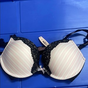 Victoria's Secret PINK AND BLACK LACE Push-Up Bra