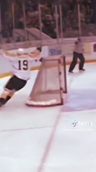 Hockey edits incoming 🚨 #hockey #nhl #patricknolan #emo #sports #sportstiktok #fyp #fypシ #thestorysofar #midwestemo #throwback #vintage #nostalgia
