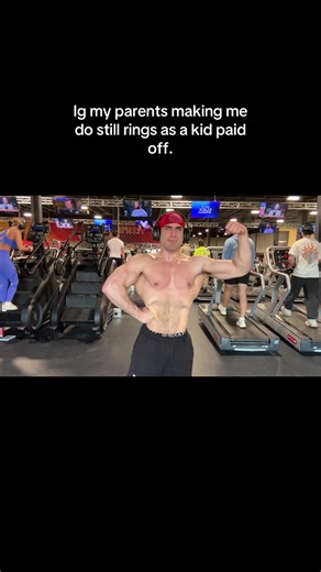 Ik y’all c those lats😮‍💨 #gymtok #fyp #bodybuilding #gym | stringers gym