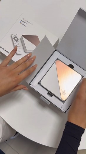 8K views · 21 reactions | Pohoda na jedno kliknutí - homatics.cz & homatics.sk Homatics, Homatics Box HD, Homatics Box R Lite 4K, Homatics Box R 4K, Homatics Box R Plus 4K, Homatics Stick 4K, Homatics Dongle R 4K, Homatics Dongle G, Android TV, Google TV, Netflix, VOYO, OnePlay, Dolby Atmos, 4K rozlišení, vánoční dárky, domácí zábava, romantika #Homatics #VánočníPohoda #RomantickéVánoce #HomaticsBox #SmartTV #4K #DolbyAtmos #Netflix #VOYO #HomaticsCZ | homatics.cz | Facebook