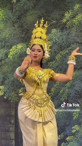 three faces of khmer classical dance 🇰🇭🪭 1. the reamker — scenes from cambodia’s version of the ramayana. princesses, demons, gods, and a thousand years of choreography passed down through war and silence. 2. the peacock dance (robam kngok pailin) — a female dancer becomes a peacock. every flick of the wrist is a feather. it’s older than most countries. 3. the apsara dance — the one carved into the walls of angkor wat. the head tilts, the impossible finger curves, the slow arch of the hand. s