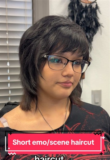 Corte de cabello emo/scene corto en Houston