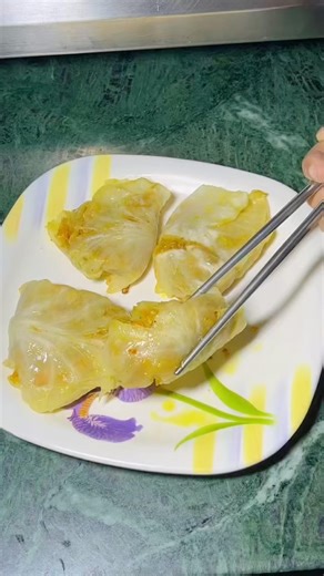 Cabbage Momos Recipe 🥬 | Healthy & Tasty Steamed Momos #VegMomos #HealthyFood #MomosLove