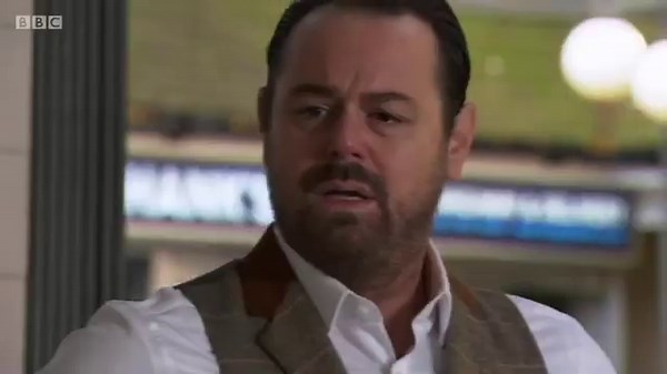 Mick Carter returns to a huge fight in EastEnders