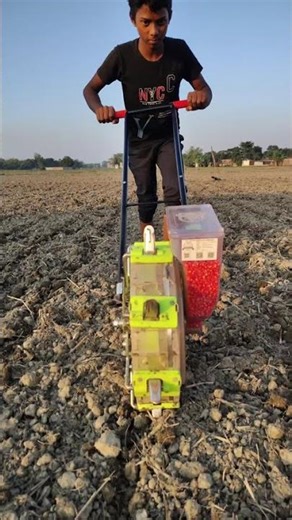 makai lagane ki kisanmachine #farming #train #