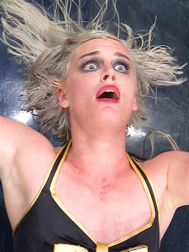#AEWDynasty 2025: The INSANE closing moments of the AEW Women's World Title clash between Toni Storm and Megan Bayne 😱