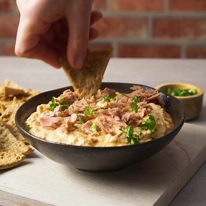 This tuna pesto dip is sure to satisfy everyone - it's a tasty dish packed with all the protein of a John West fridge pot! | John West Ireland