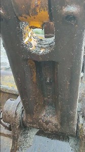 cylinder bucket leaks #excavator #cylinder #excavators #hydraulic #mining #mechanic #bucket