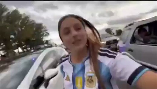 "Dale, manoteá": una influencer grabó el saqueo a un camión de aceite de oliva en Mendoza